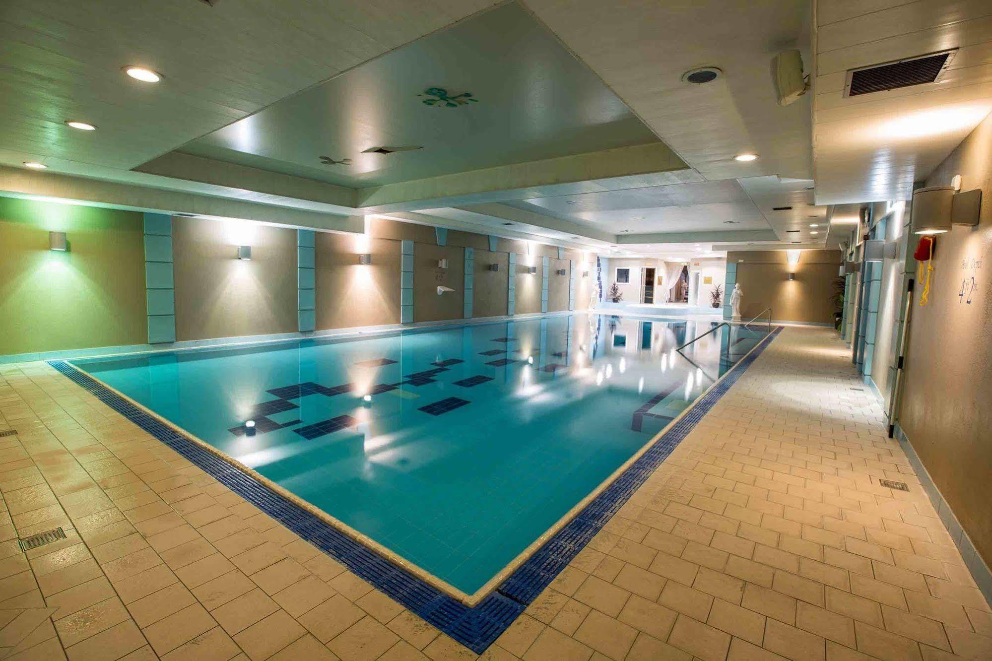 Anner Hotel Thurles Extérieur photo